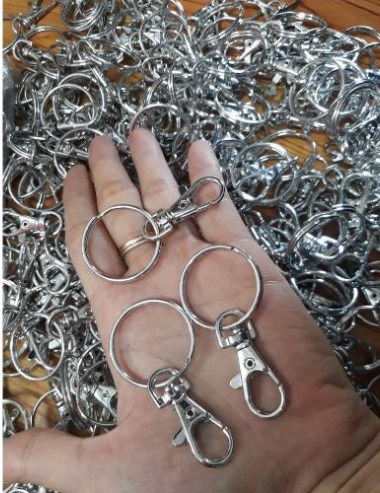 Móc chìa khóa có bấm treo
