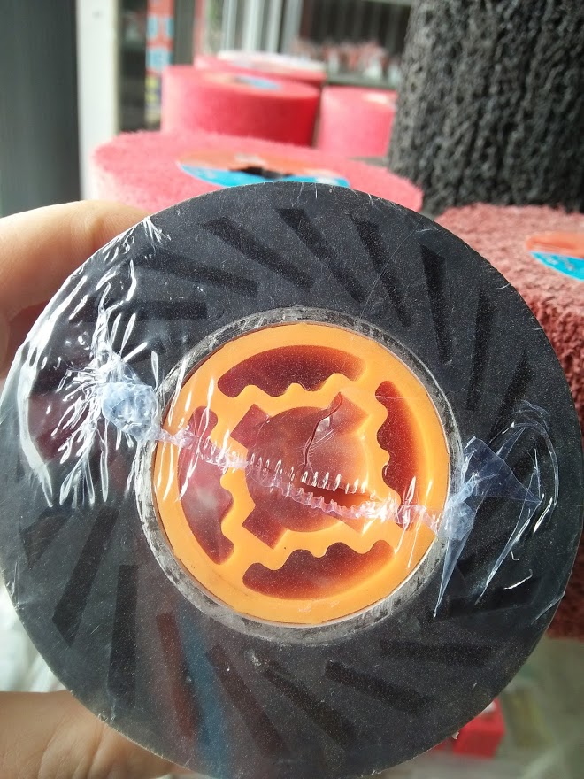 Con lăn cao su 90x100mm. Lô cao su tự bung