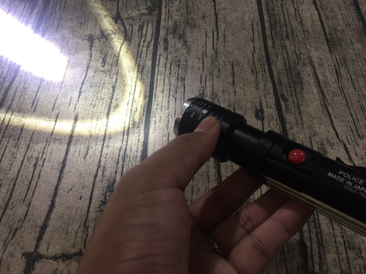 Đèn pin siêu sáng T626 giá rẻ