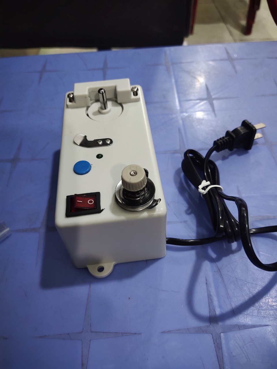máy quấn chỉ điện tử