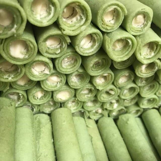 Bánh Ống Dứa Nhân Kem  250G