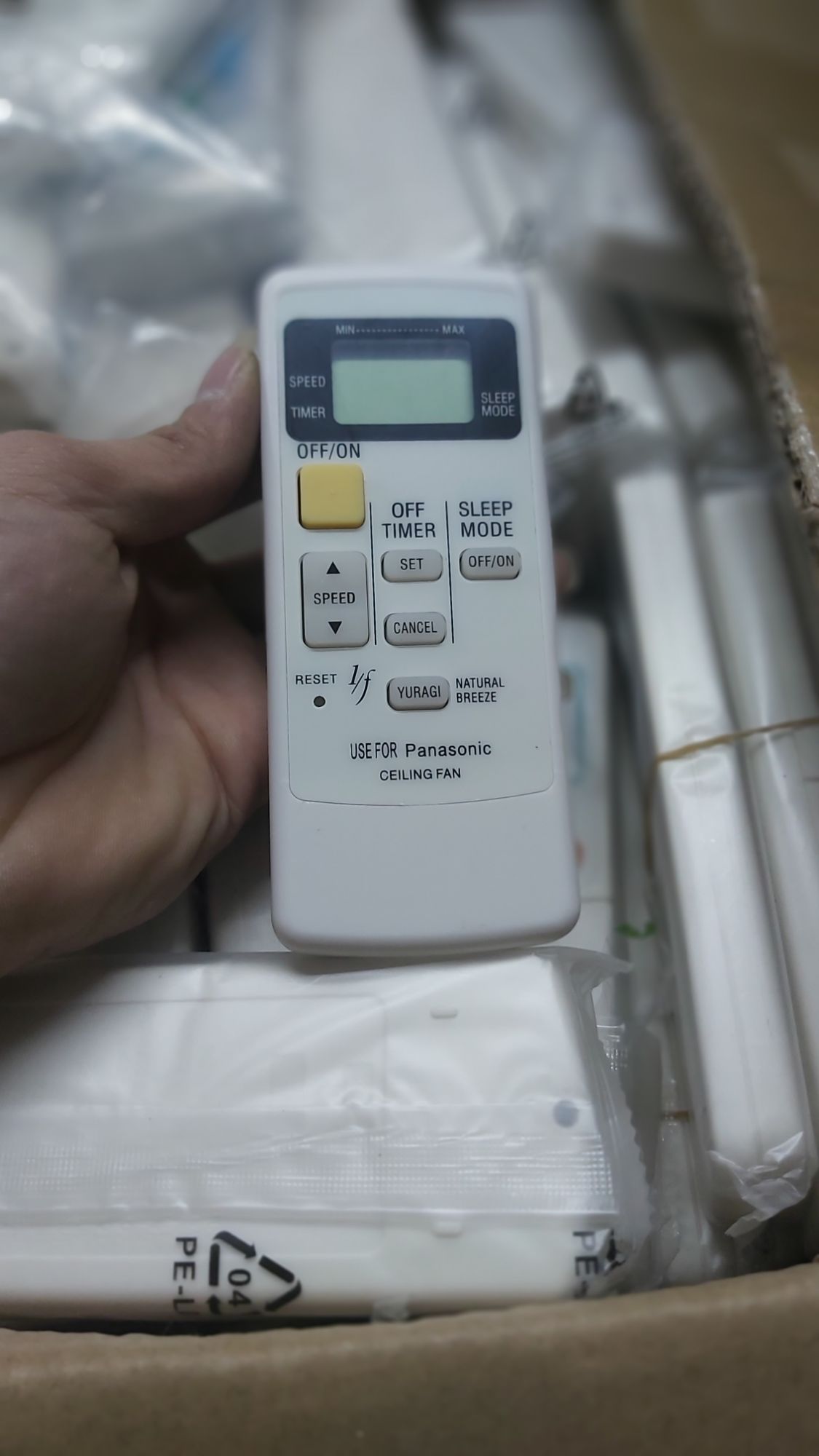 điều khiển quạt trần panasonic 5 cánh