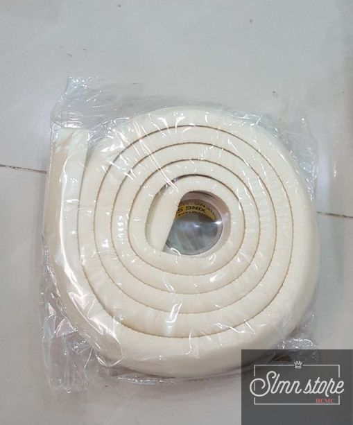 Cuộn dây xốp mút 2m bọc cạnh bàn tủ giường an toàn cho bé.