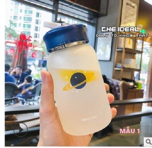 Bình nước thủy tinh khám phá du hành vũ trụ