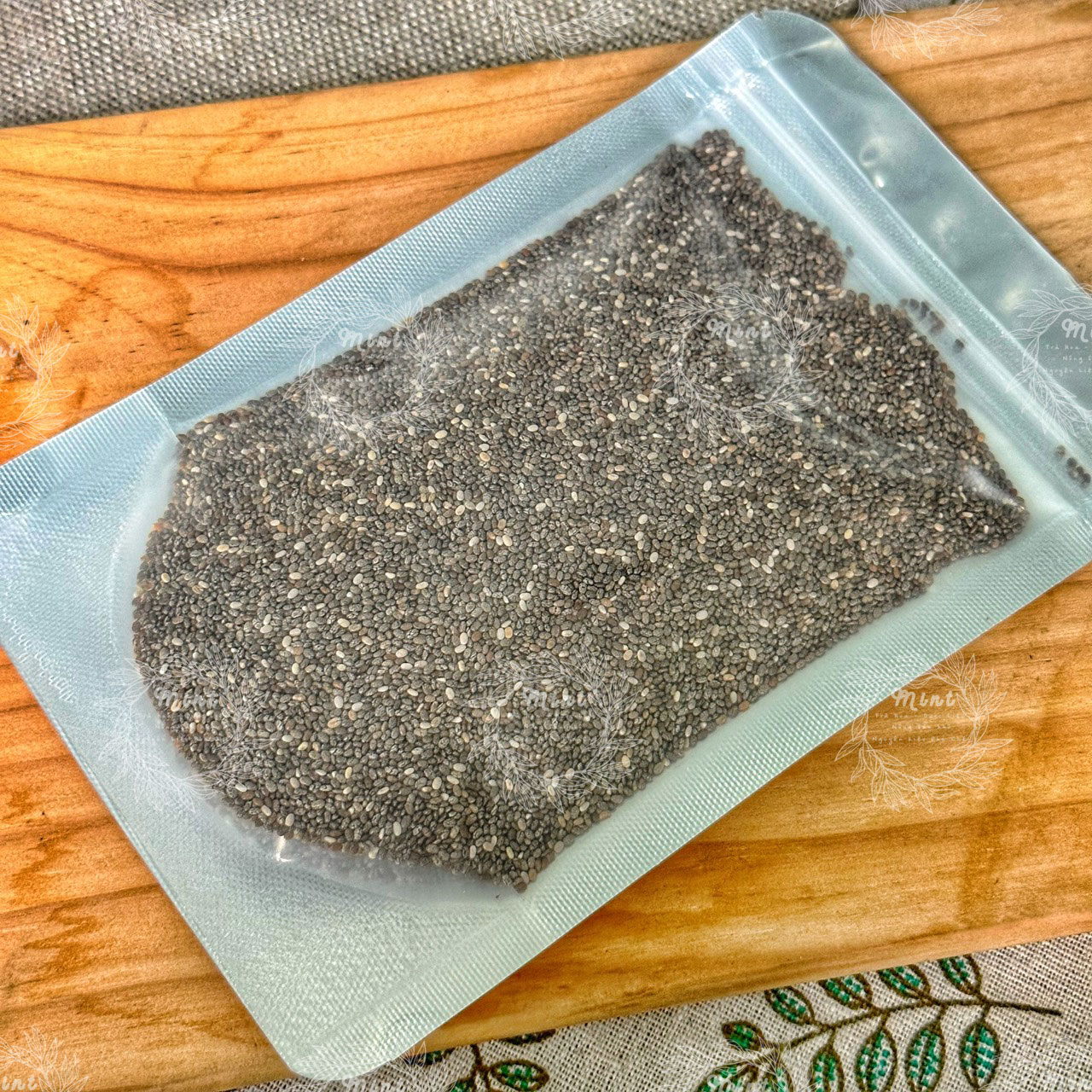 Hạt Chia Úc Absolute Chuẩn Organic (Hạt Chia Tím - Chia Seed - Hạt Salvia) - Túi 1kg