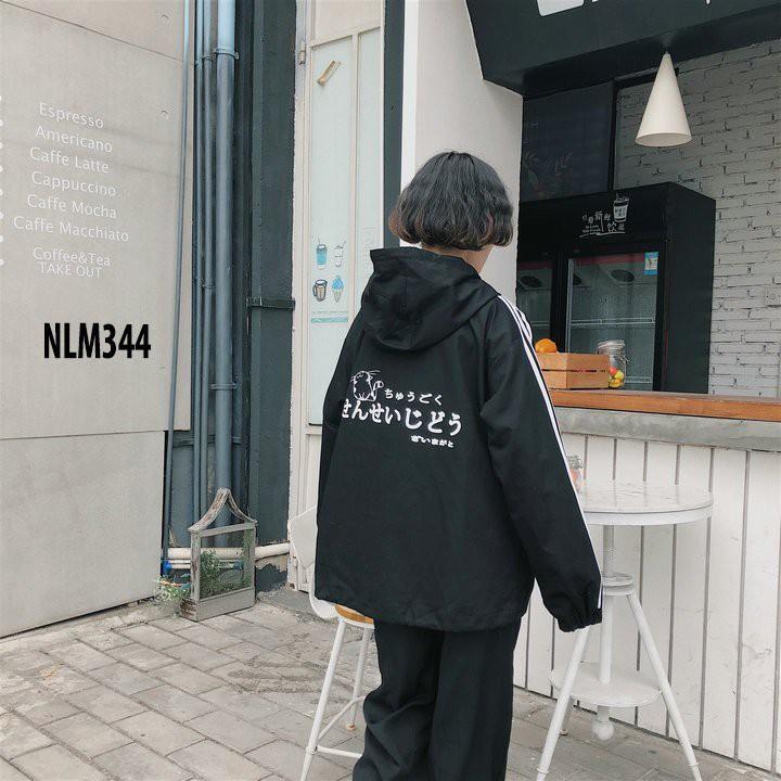 [HCM][A3] Áo khoác dù nữ form rộng in mèo Nhật phối sọc tay - Áo khoác chống nắng nữ - Áo khoác nữ - Áo khoác dù nam nữ - Áo khoát nữ - Áo khoác dù nữ hàn quốc - Áo khoác gió nữ - áo khoác dù nữ - áo khoát dù nữ - cá tính - áo khoác đẹp