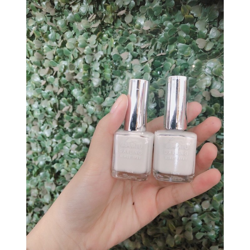 Sơn móng tay màu trắng cao cấp