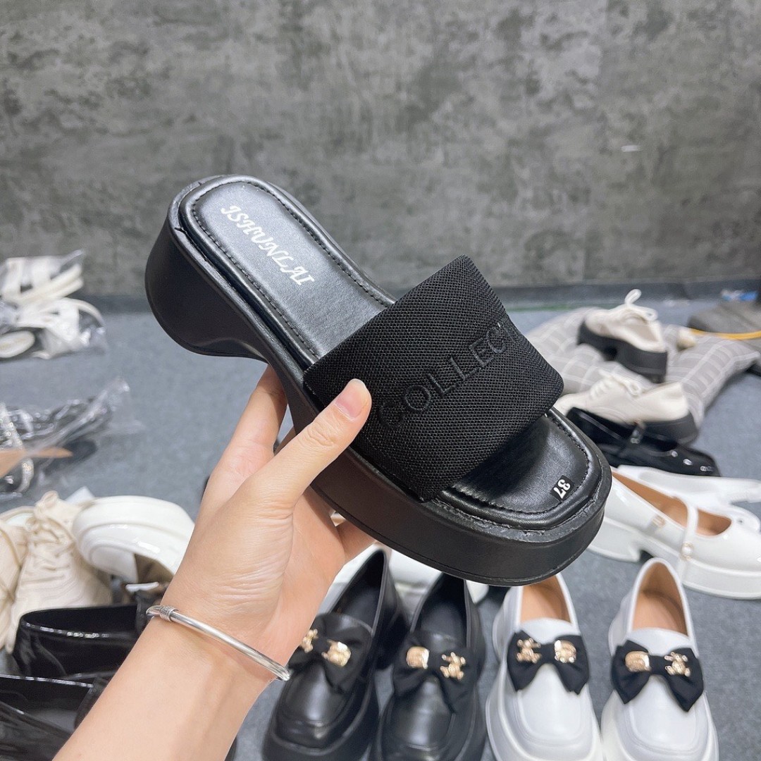 Dép thêu nổi collection bản to quai ngang bán chạy, siêu hot, đế siêu nhẹ cao 5p tôn dáng