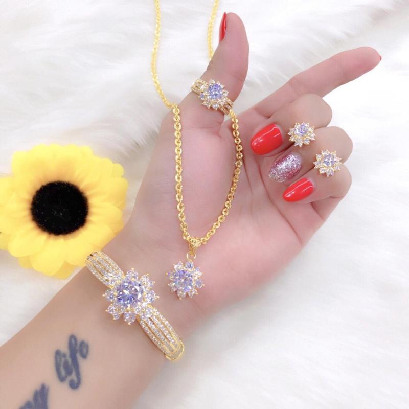 Bộ trang sức vàng 18k Trang Sức Miga VB421061901 - dùng đi tiệc cực kì sang chảnh