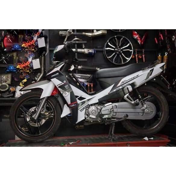 Tem trùm Sirius đen trắng monster rc, team trùm sirius đẹp, độ tem sirius, tem dán xe máy sirius, decal sirius, tem trùm sirius rẻ đẹp