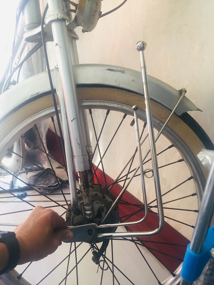 cột treo cờ phía trước cho xe 67+cub