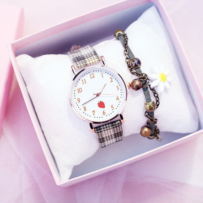 Nơi bán Đồng hồ Quartz thời trang nữ Burber B147, dây caro cực dễ thương, mặt tròn số viền thép chắc chắn, 4 màu lựa chọn