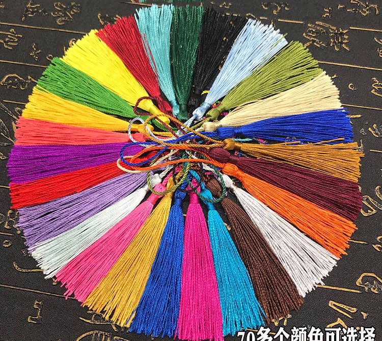 Móc treo tua rua nhiều màu sắc