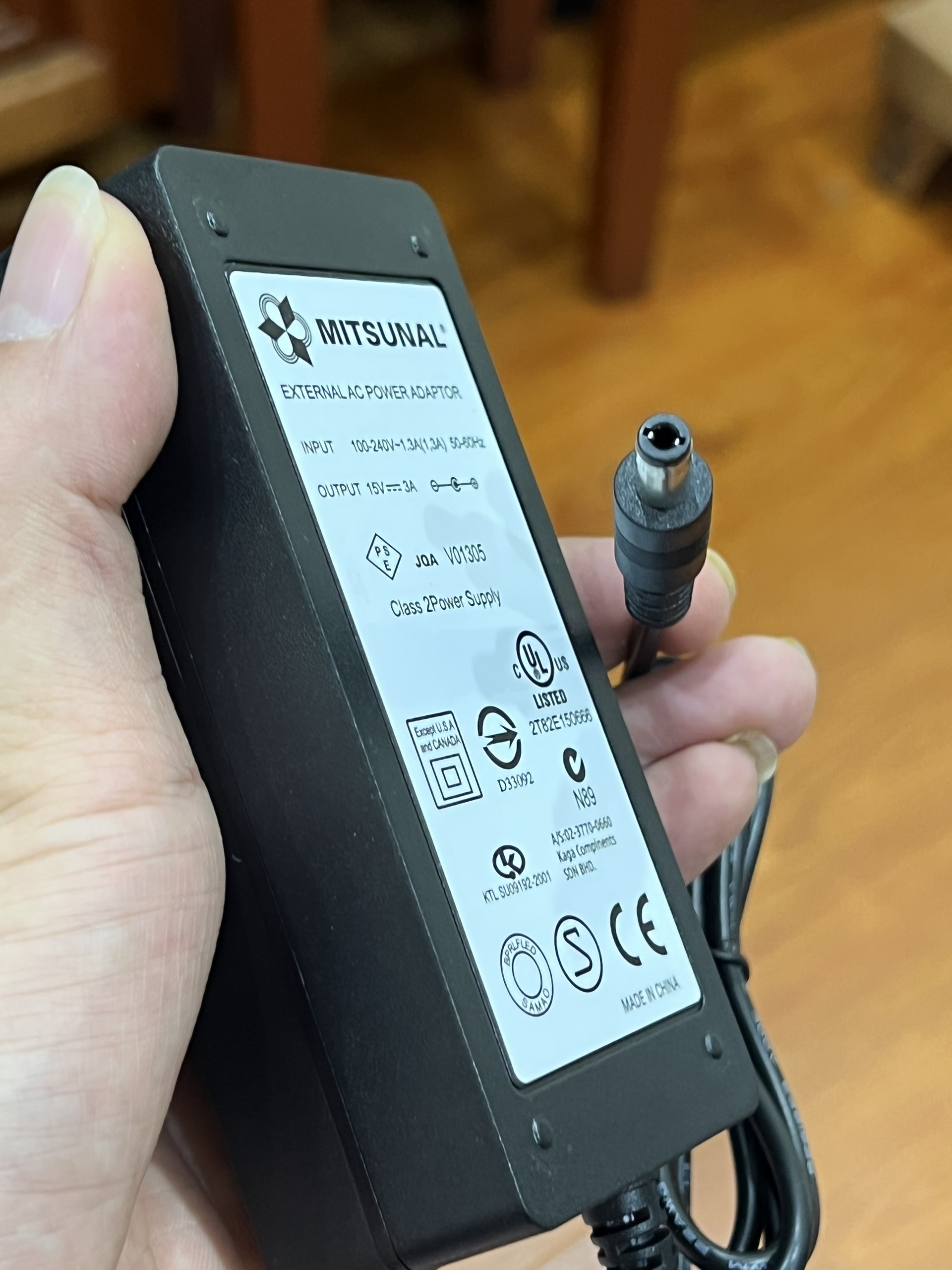 nguồn adaptor 15V 3A loại tốt