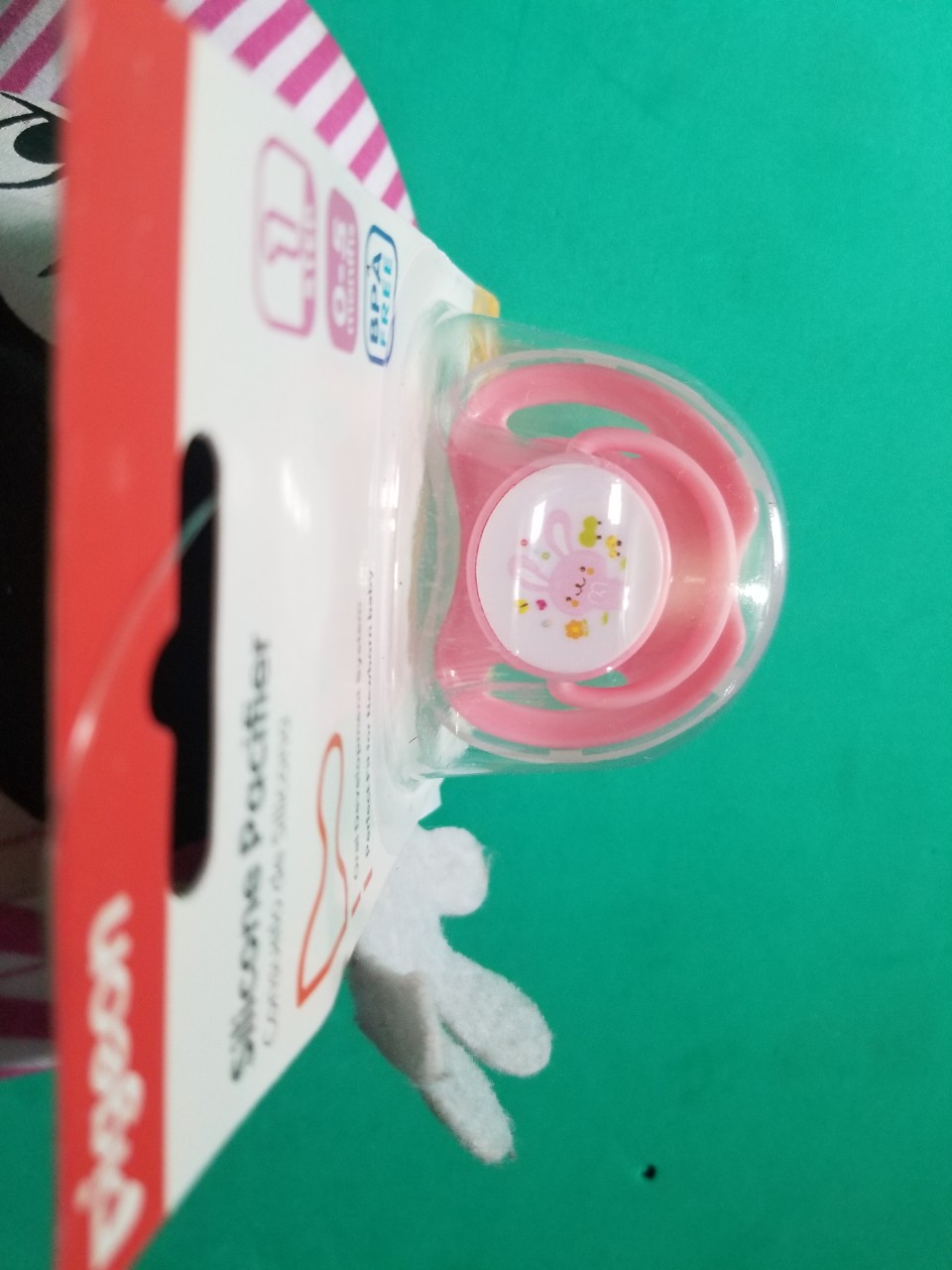 Ti ngậm Pigeon cho bé