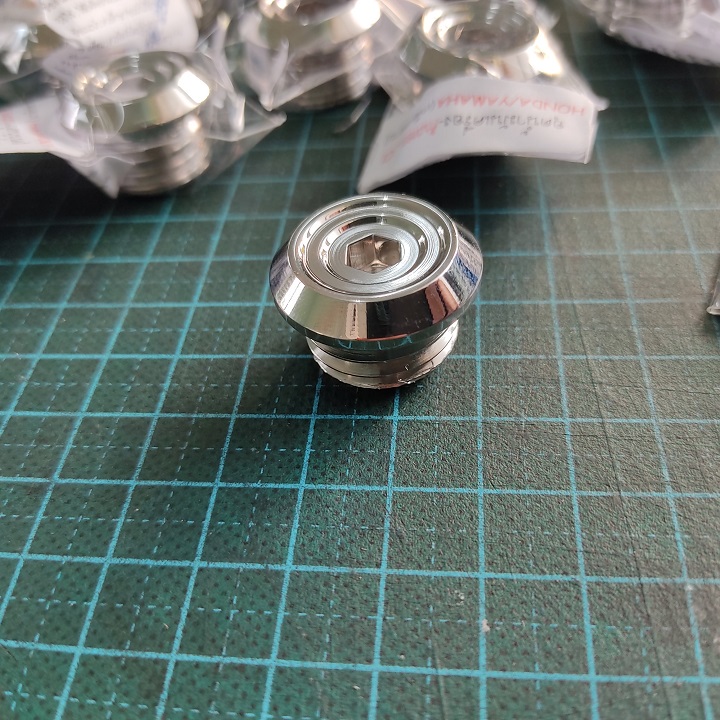 [HCM]Ốc nắp nhớt INOX Thái (1 con) - [MẪU XOẮN] - [TRỢ SHIP + GIẢM GIÁ] - DÀNH CHO HONDA/YA