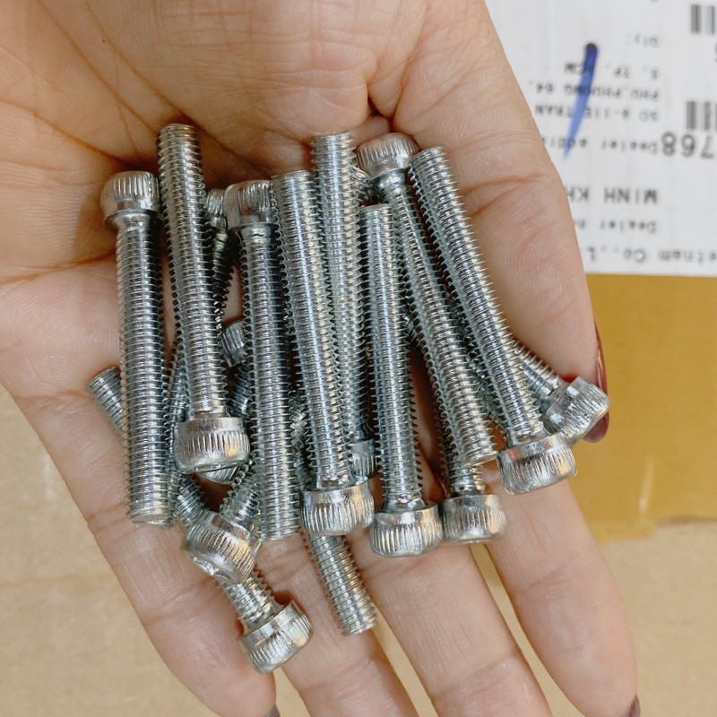 Ốc trụ đầu lục giác 6li40 thông dụng nhiều dòng xe