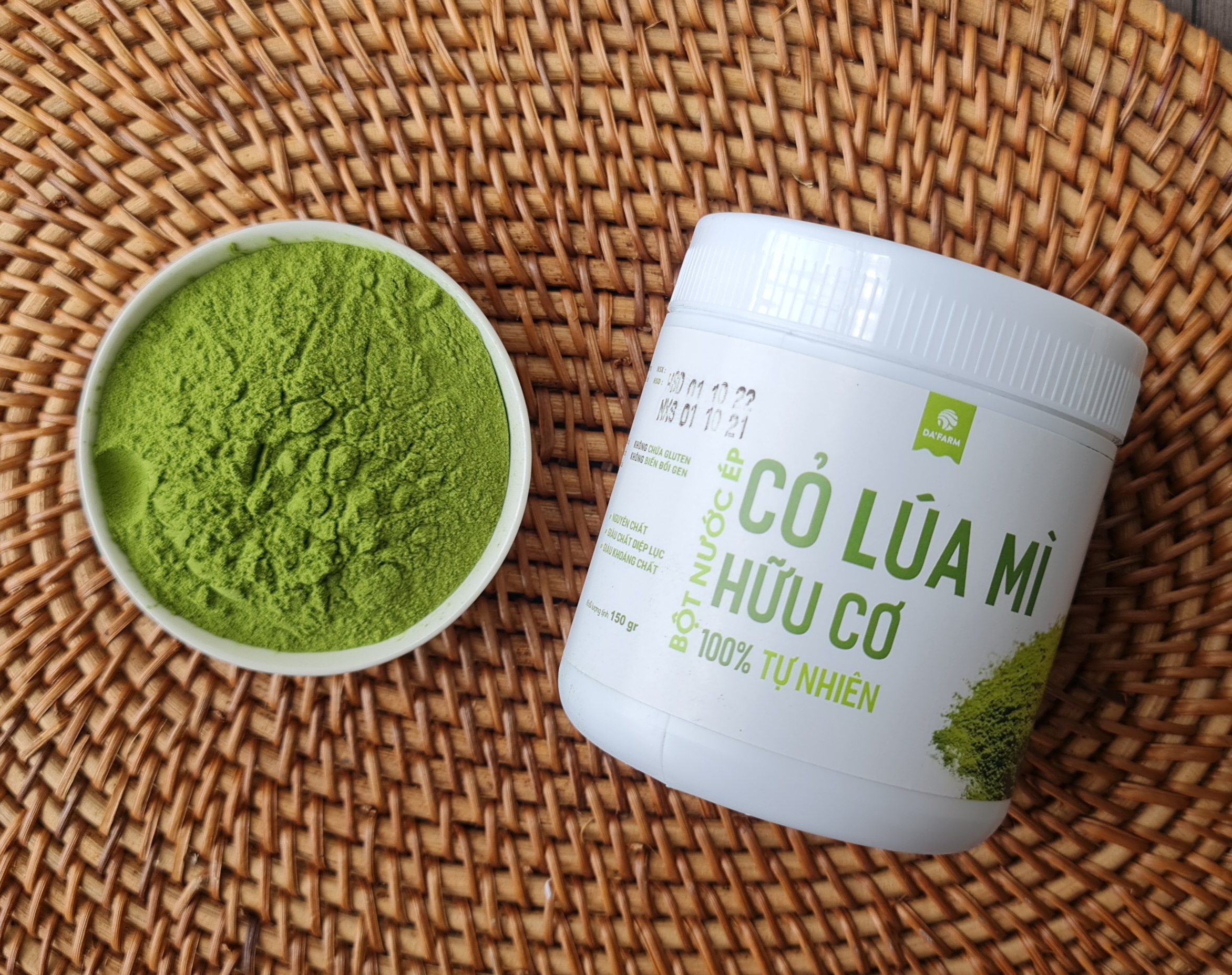 BỘT CỎ LÚA MÌ HỮU CƠ DA'FARM (150gram)