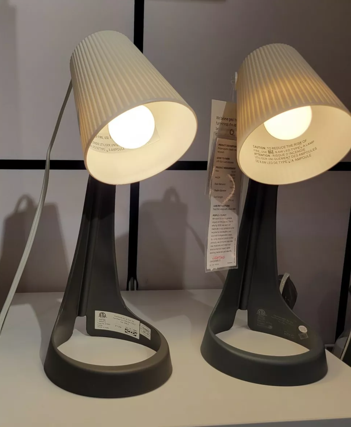 Đèn bàn led làm việc Svallet IKEA