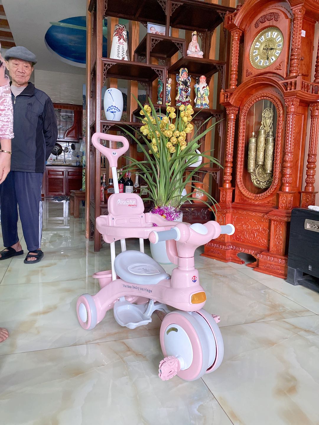 Xe đẩy cho bé cao cấp cho bé có nhạc và đèn 618