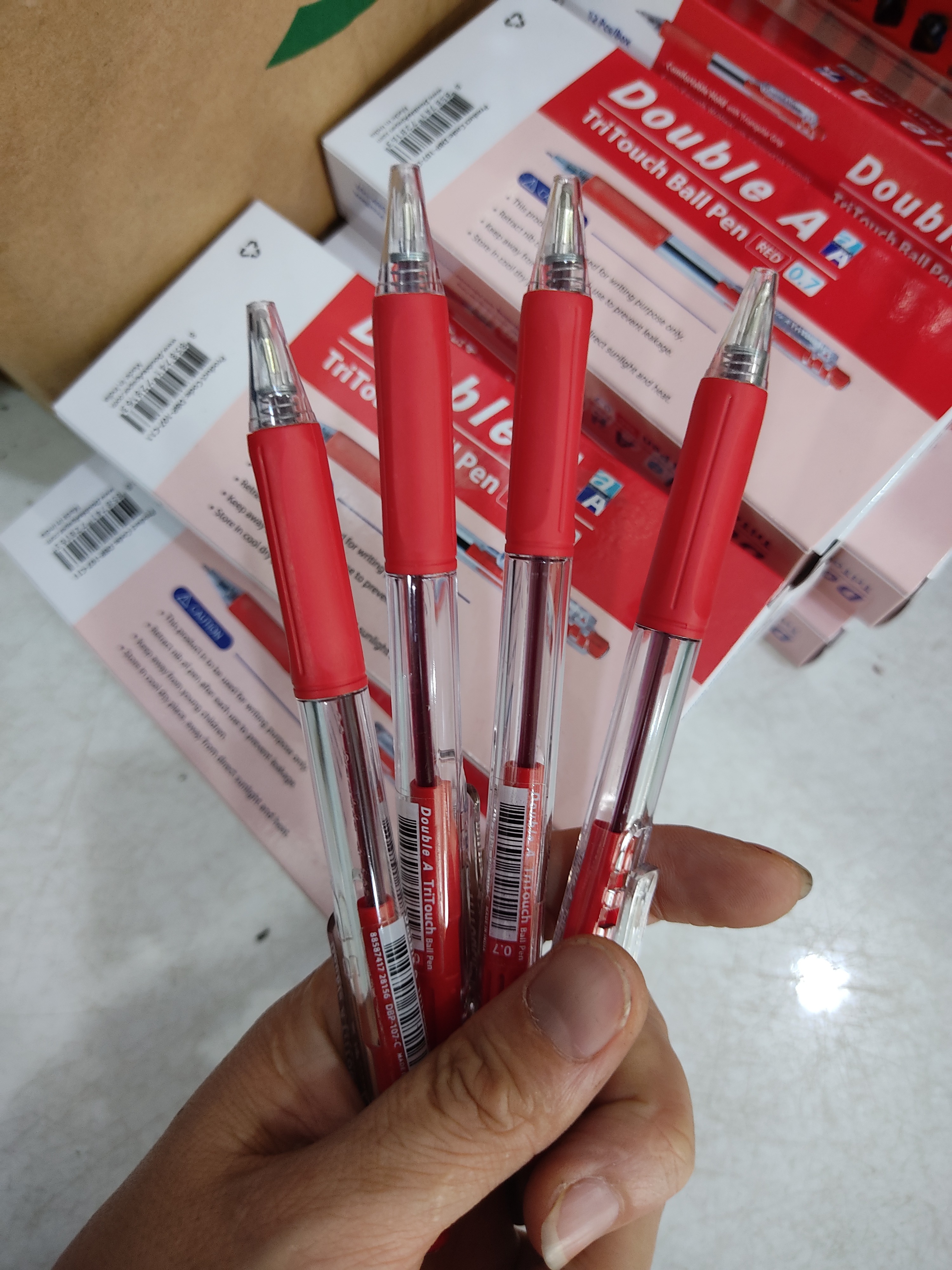 3 cây bút đỏ Double A