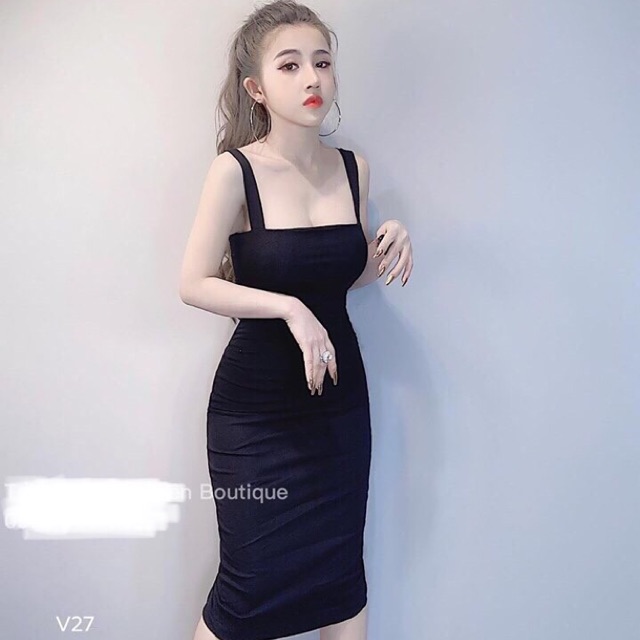Váy ba lỗ xẻ sau