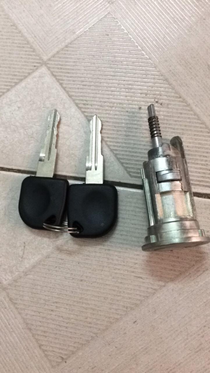 Khoá điện trong xe Daewoo Matiz / Chery QQ3
