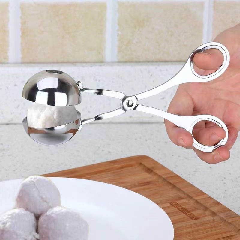 Teaspoons that make meatballs