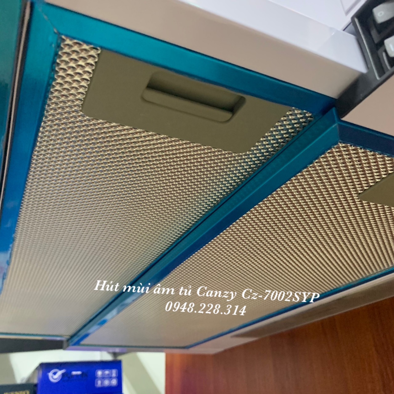 Máy hút mùi âm tủ Canzy Cz 7002SYP