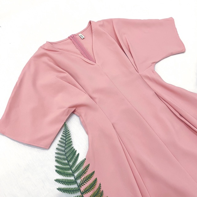 Đầm hồng xoè xếp li
