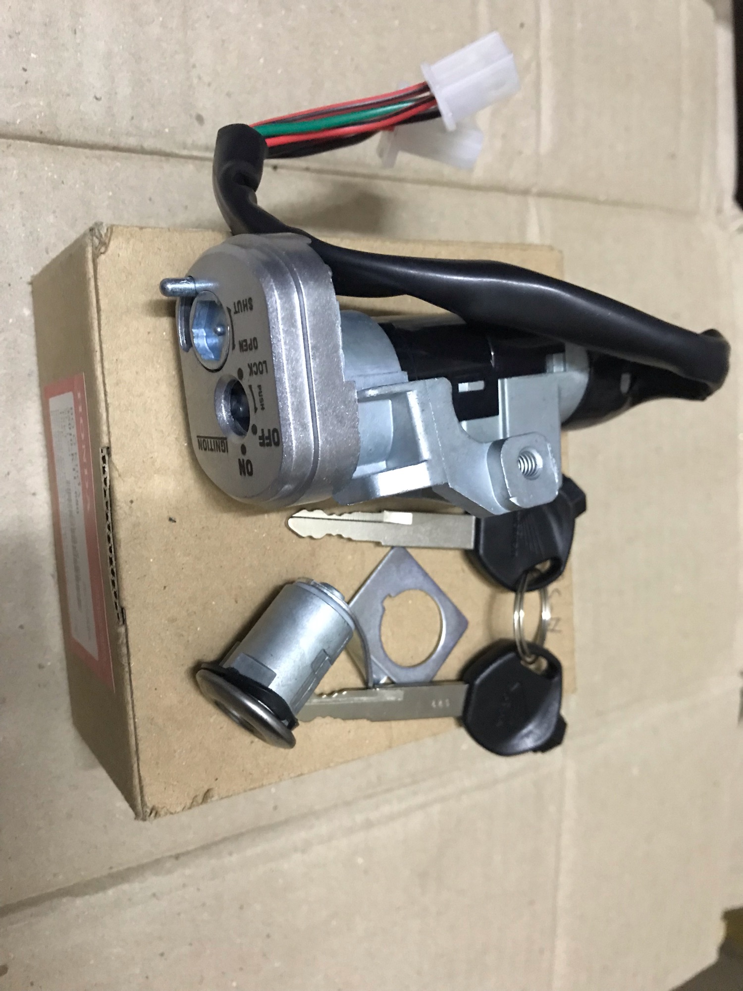 Ổ khoá xe Wave Rs hàng công ty