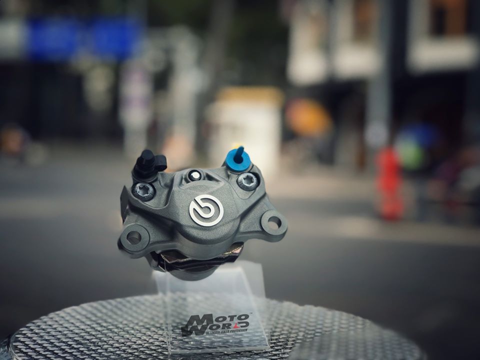 [Motoworld Phân Phối] Heo Brembo 2Pis Đối Xứng (Màu Bạc)