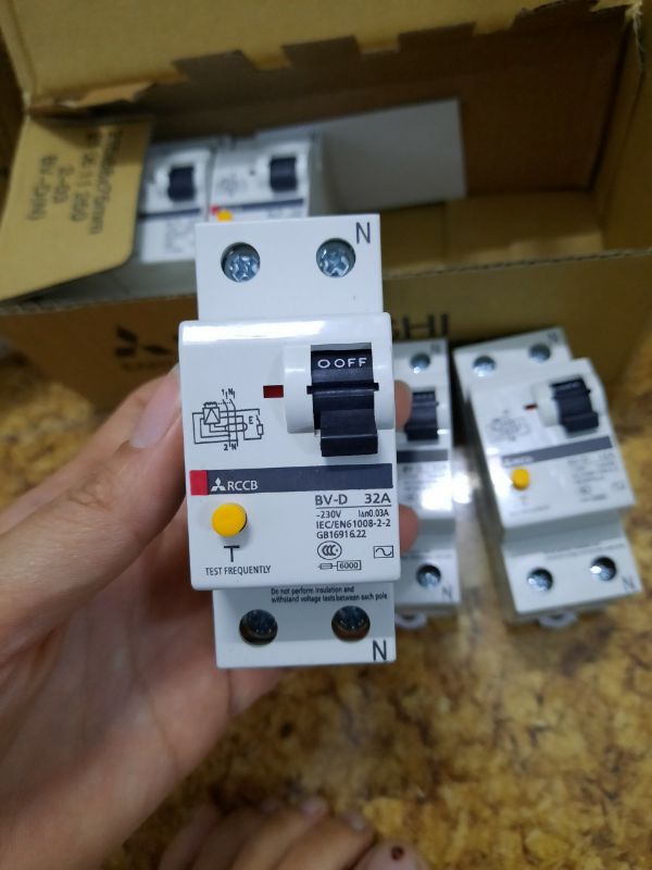 Aptomat chống giật 1 pha rccb giá 1 cái
