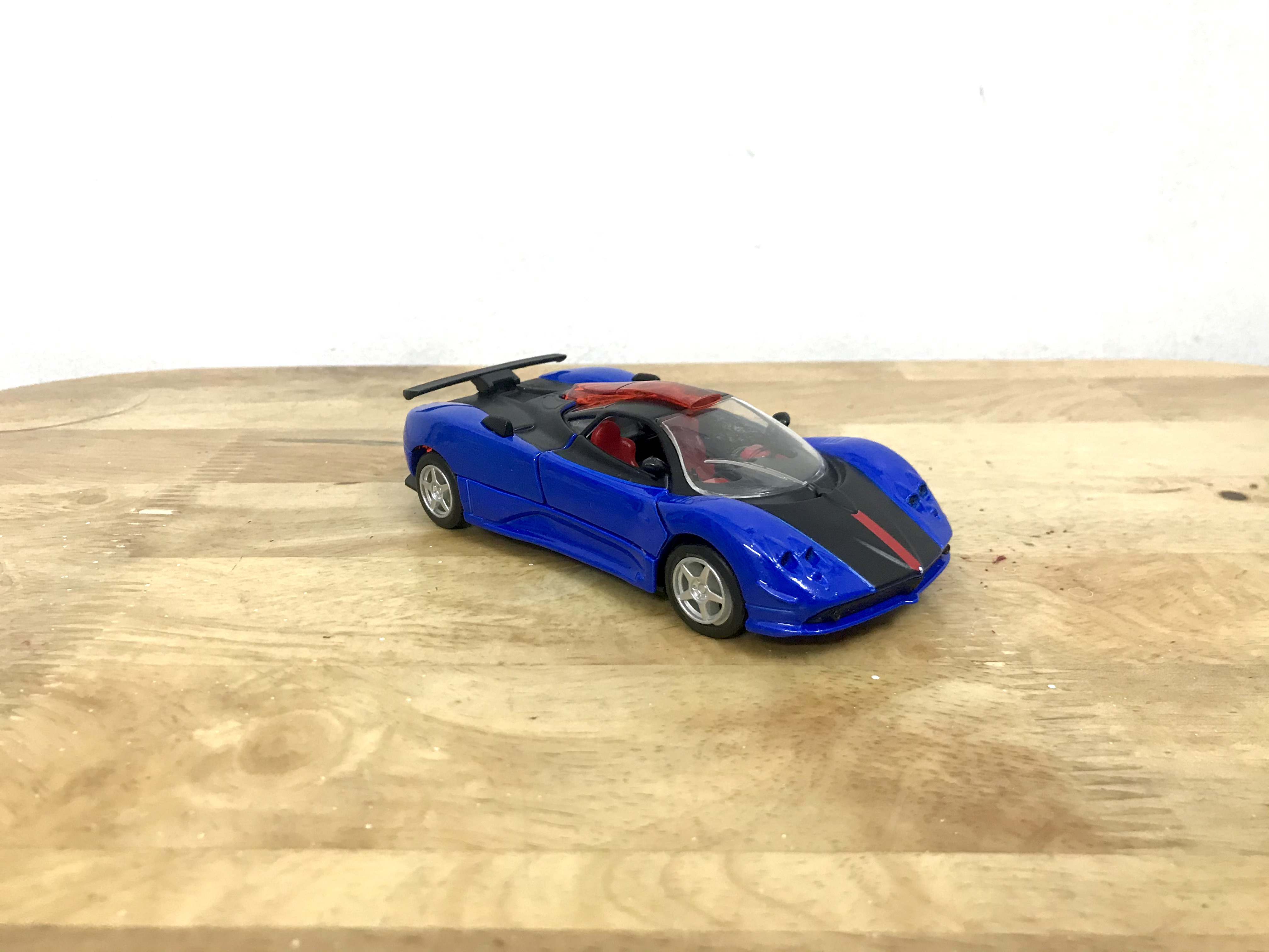 Mô hình xe Pagani Zonda Riviera _ Tỷ lệ 1:32