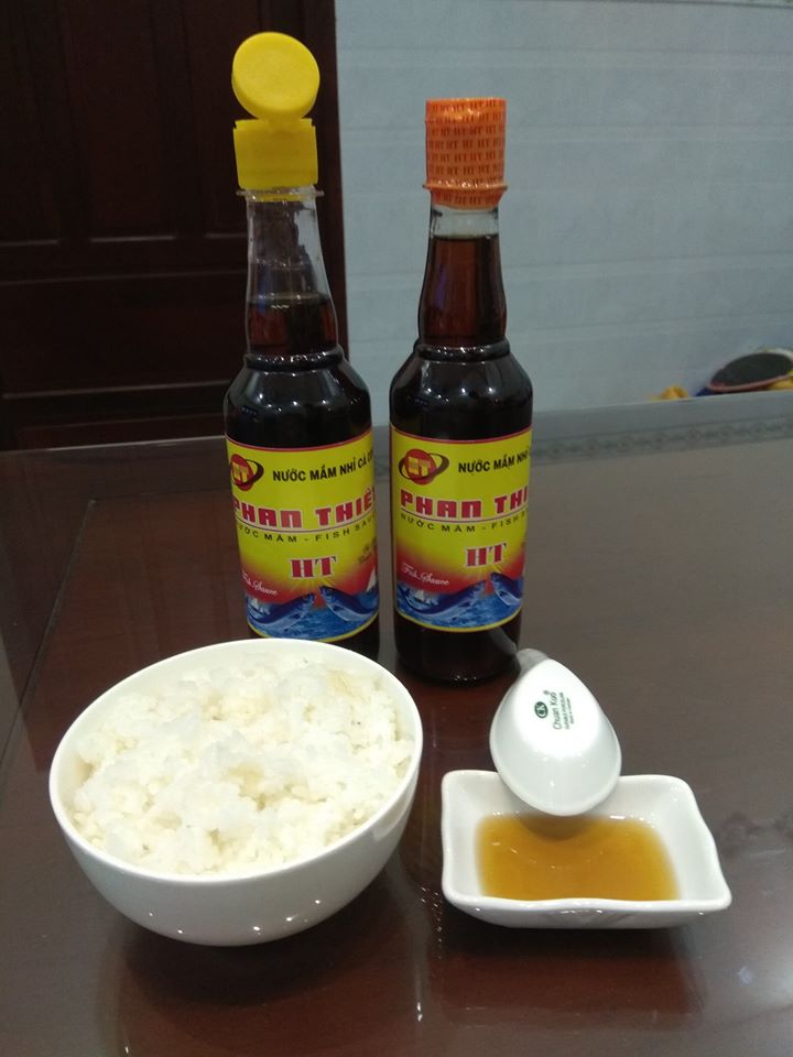 Combo 4 chai nước mắm nhỉ cá cơm Phan Thiết  thương hiệu HT 500ml
