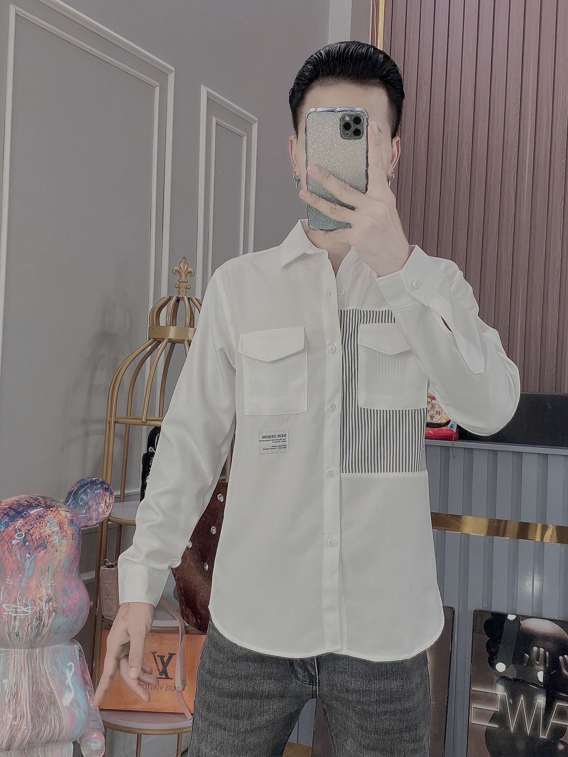 Áo sơ mi nam dài tay thêu họa tiết chất liệu vải lụa cao cấp 2 màu trắng đen mẫu mới cao cấp