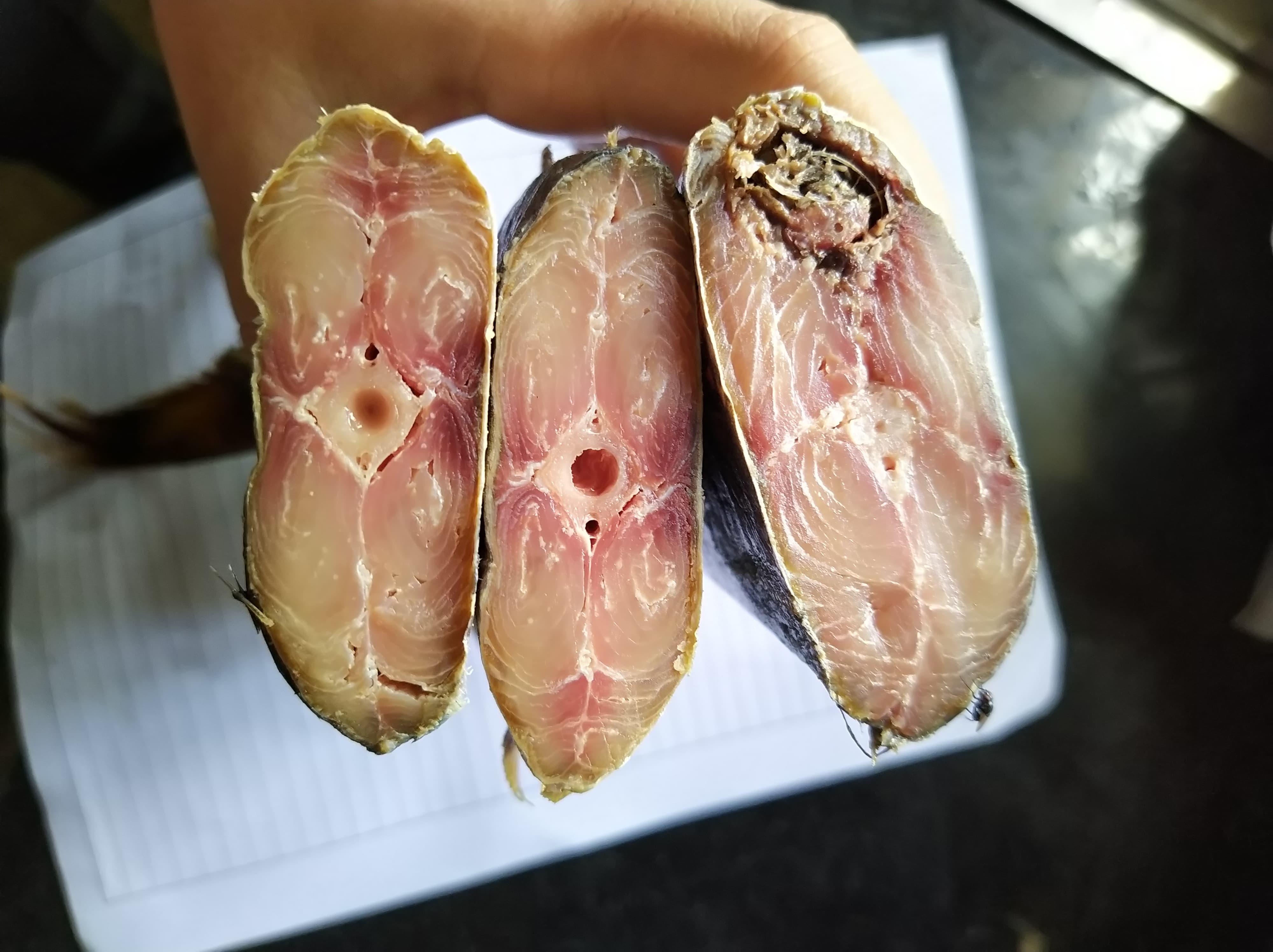 con 1,2kg - 1.3kg mắm cá thu thơm phú quốc (đã bỏ đầu)