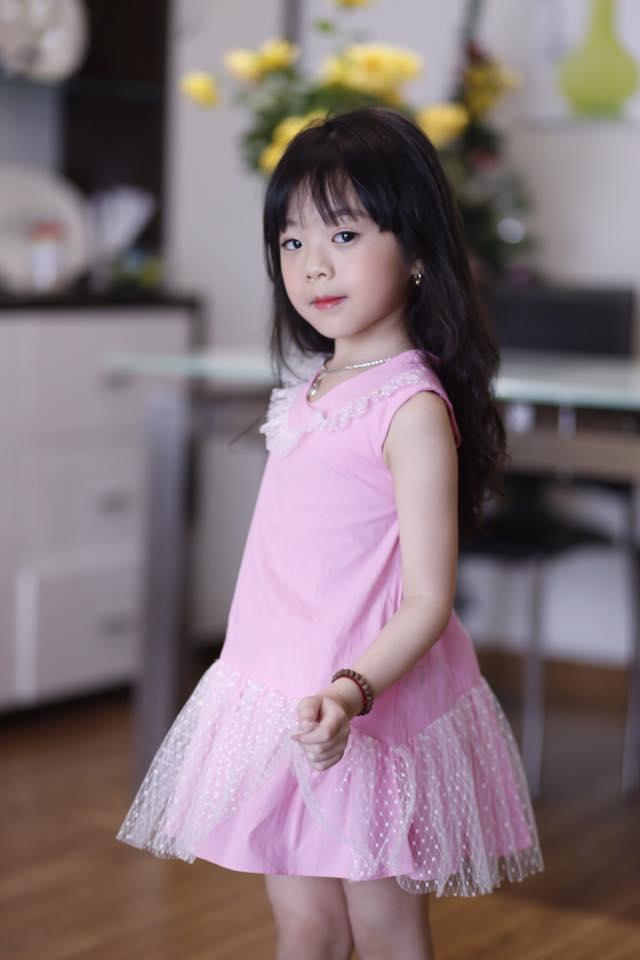 Váy thô thiết kế phối chân ren yêu kiều
