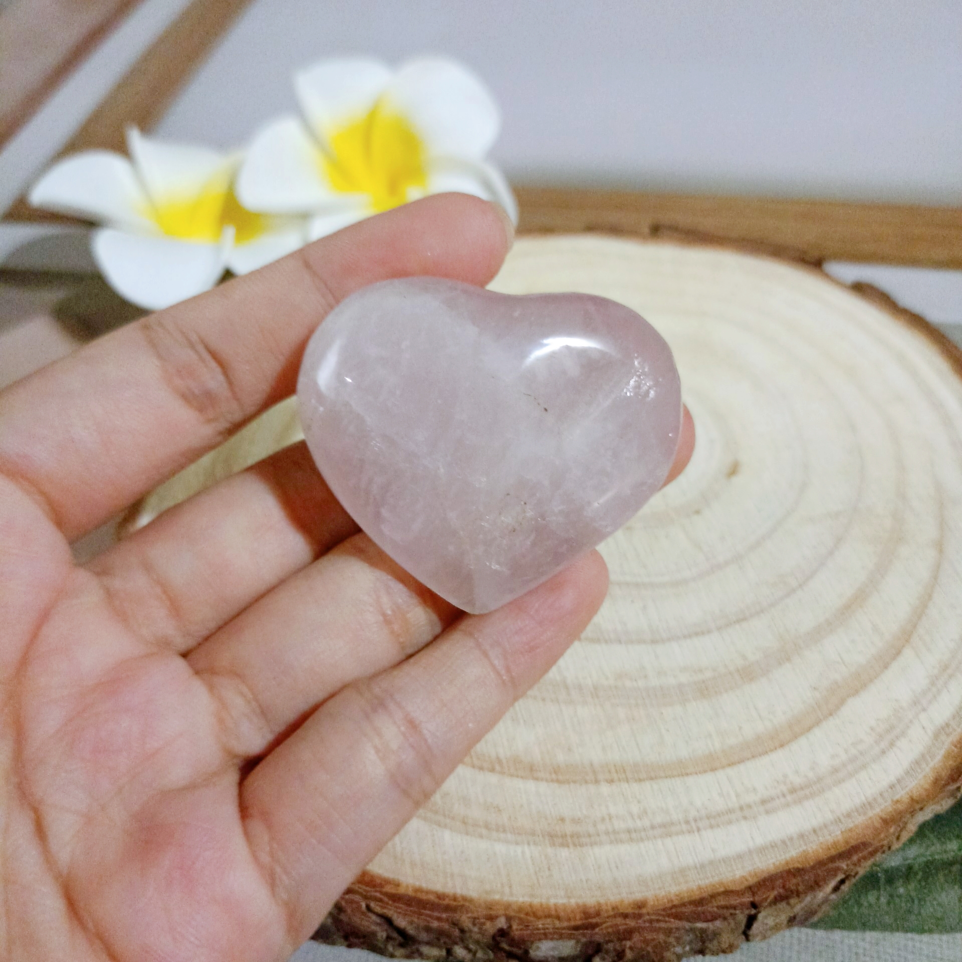 Tim thạch anh hồng (Rose Quartz) đá thanh tẩy
