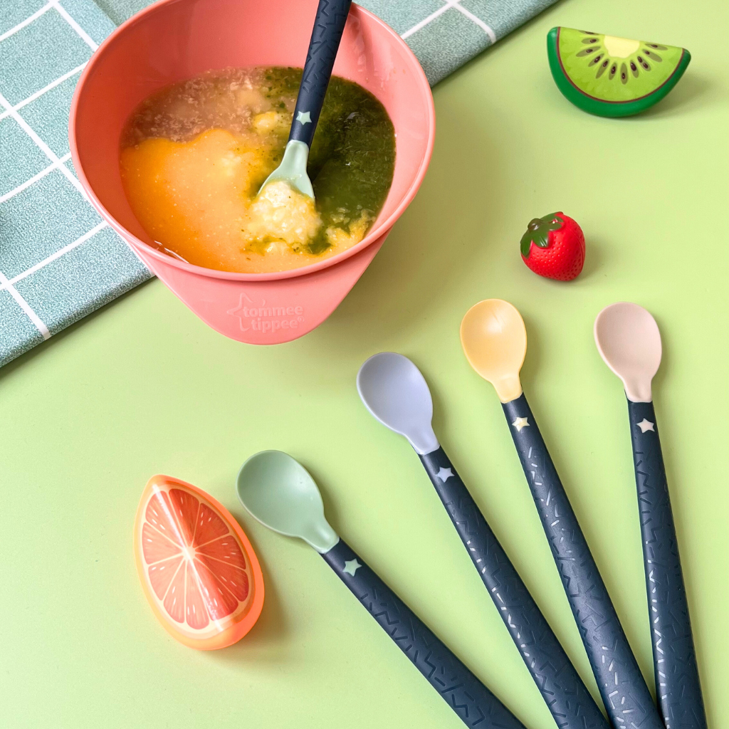 Tommee Tippee Softee Baby Feeding Spoons, for Babies from 4 Months - Set of 5 Spoons, Individual (Random Color Delivery)