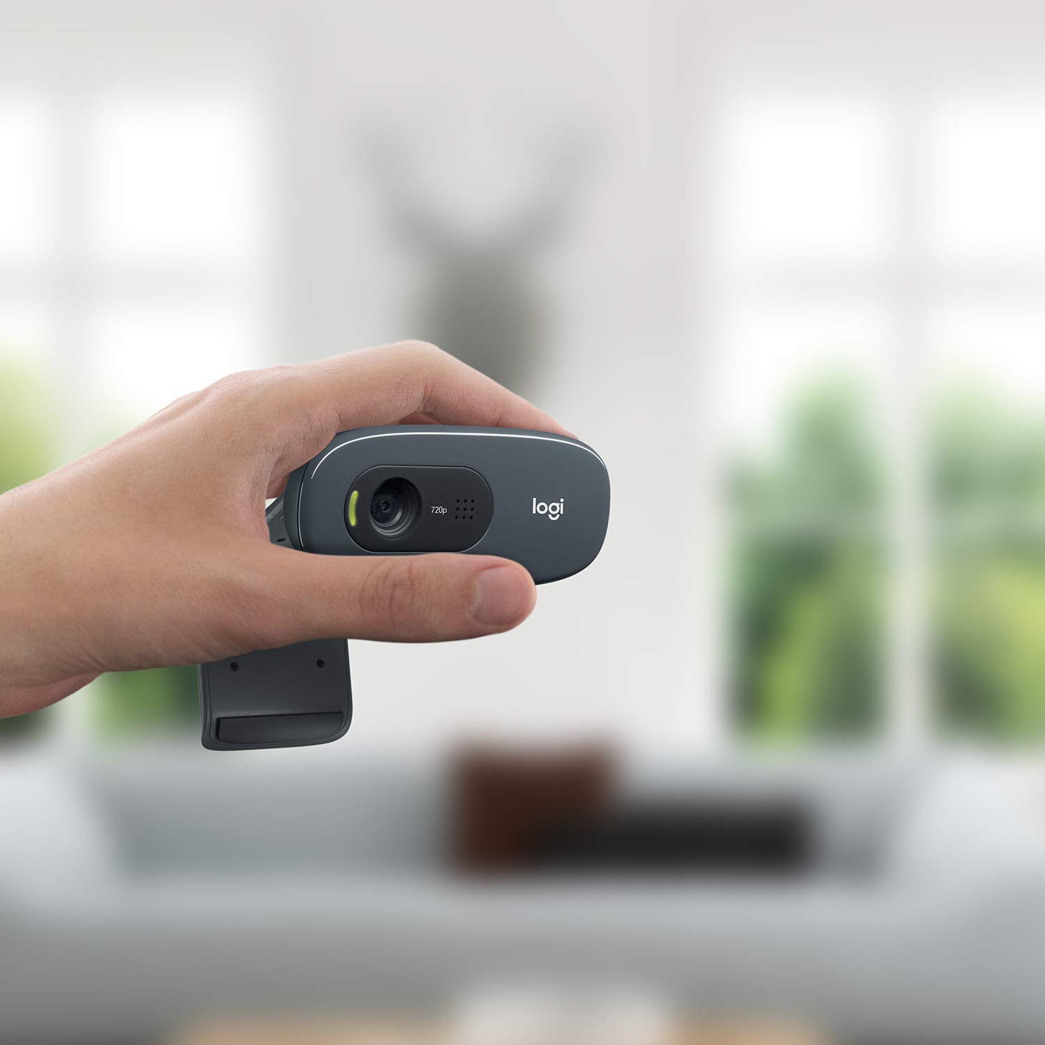 Webcam Logitech C270 HD - Dành cho Gọi Video góc rộng với micro giảm tiếng ồn và tự động chỉnh sáng, cắm và sử dụng ngay