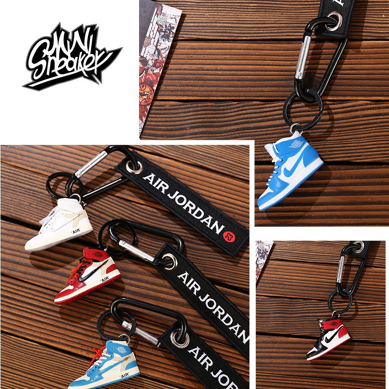Móc Khóa Giày Mini Sneaker - Jordan 1 - Mô Hình Giày tỷ lệ 1:6 (Tặng Box)