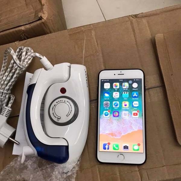 [HCM]Bàn ủi hơi nước mini du lịch.