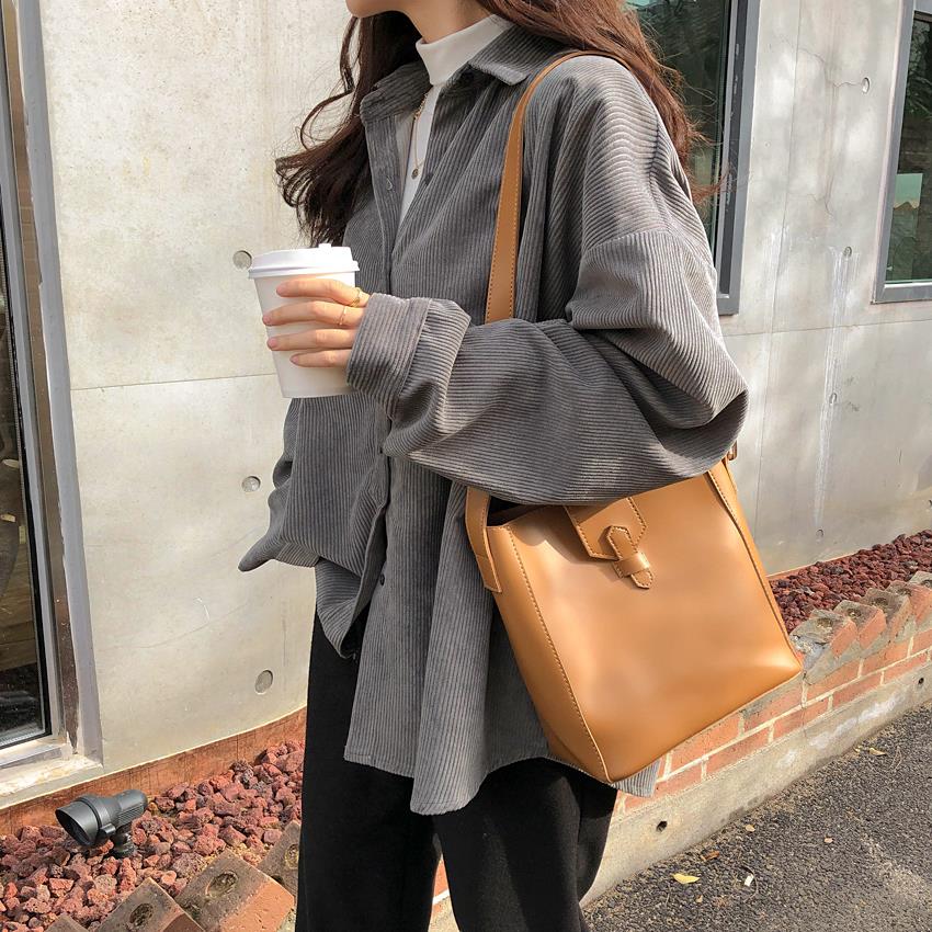 LEEVA - Áo sơ mi nhung gân form rộng A043
