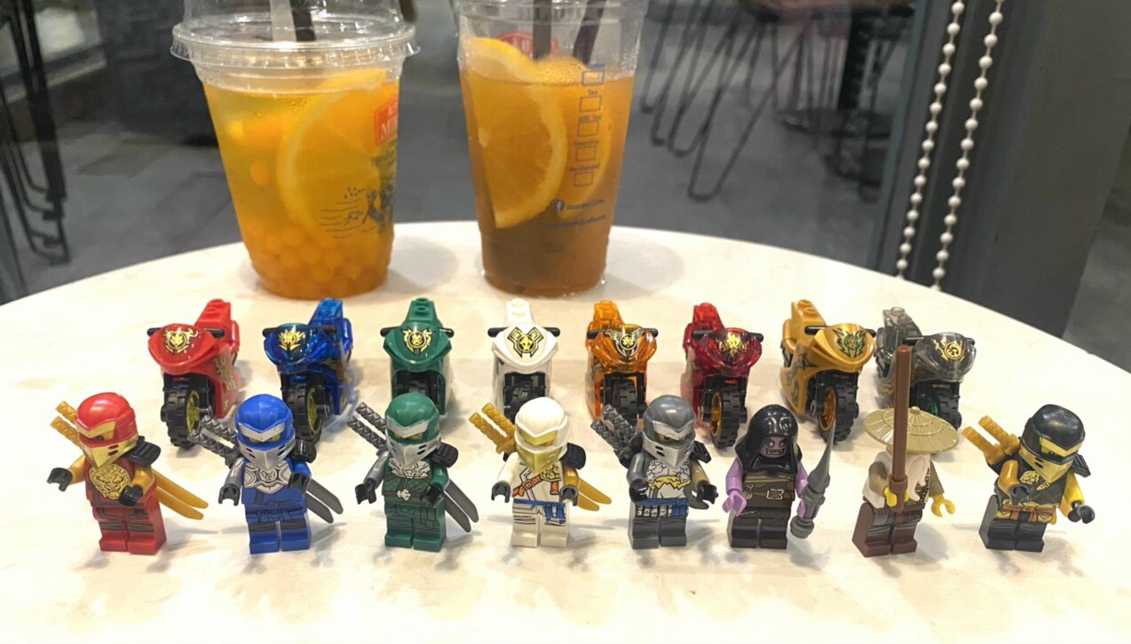 Lego Ninja chạy xe máy