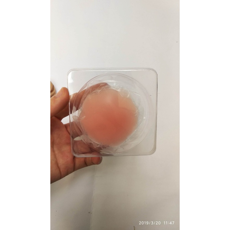 Miếng dán ti silicon hộp đỏ kích thước 6.5cm - YESNOW