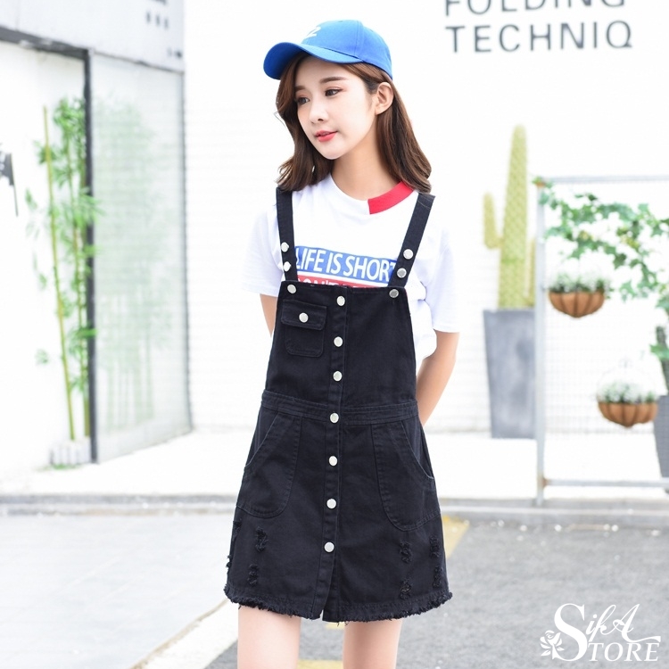 Chân Váy Yếm Denim Đính Nút Wash Rách Cá Tính