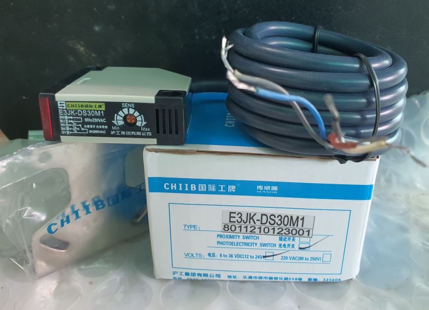 Cảm biến quang  E3JK-DS30M1