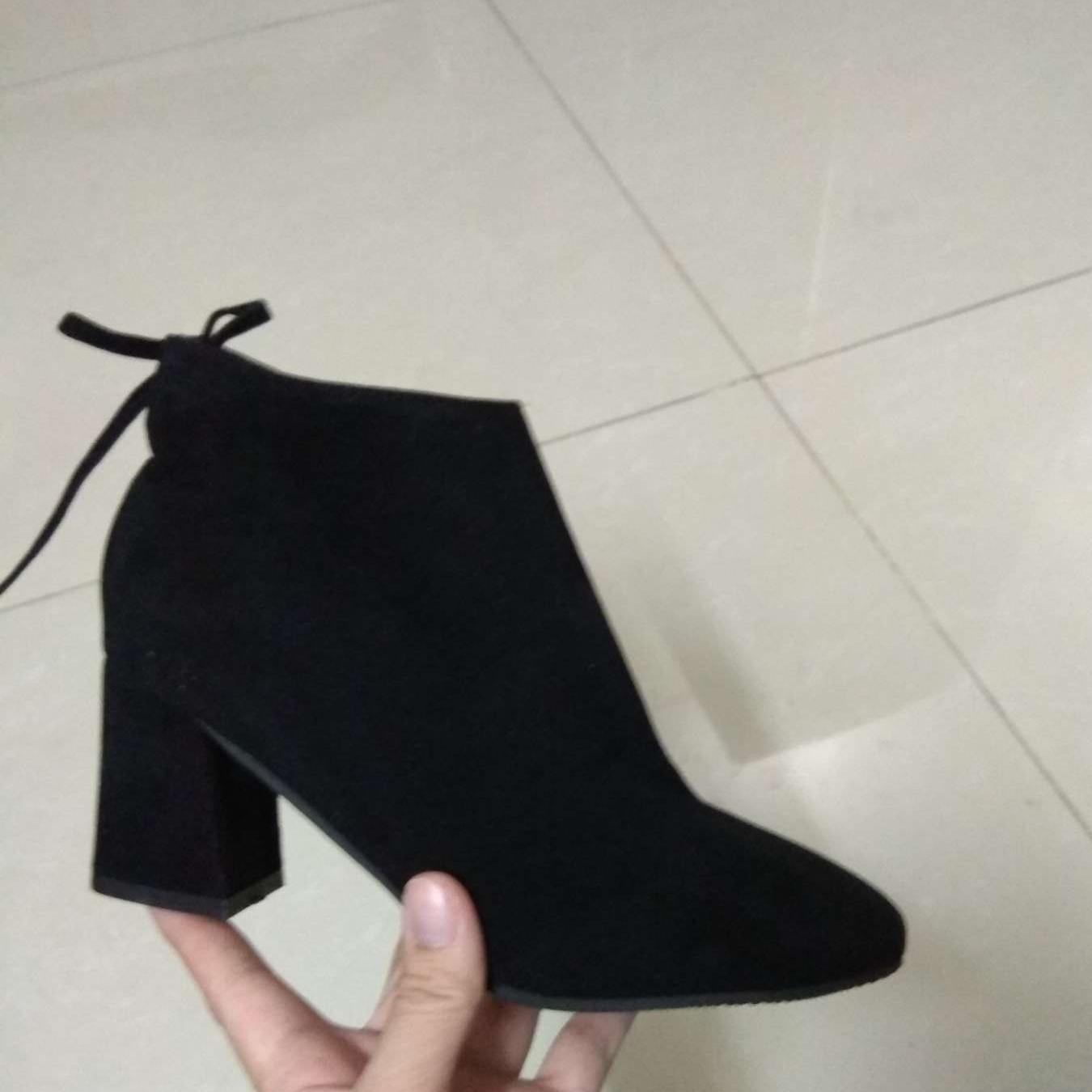Bốt đế vuông cổ thấp