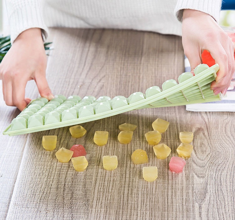 Khay làm đá cỡ lớn 96 ô Huy Tuấn